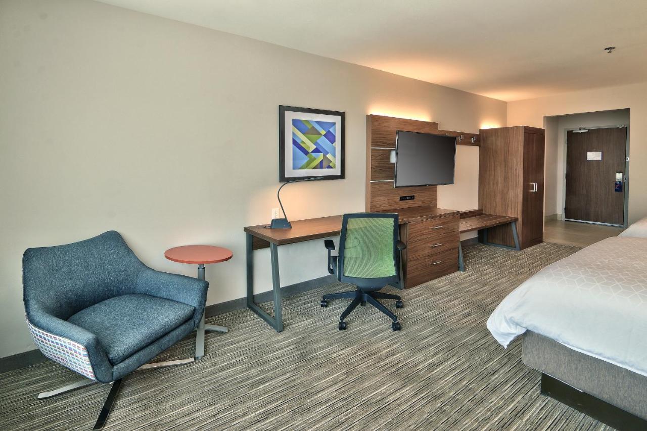 Holiday Inn Express & Suites - Albuquerque East By Ihg Exterior photo