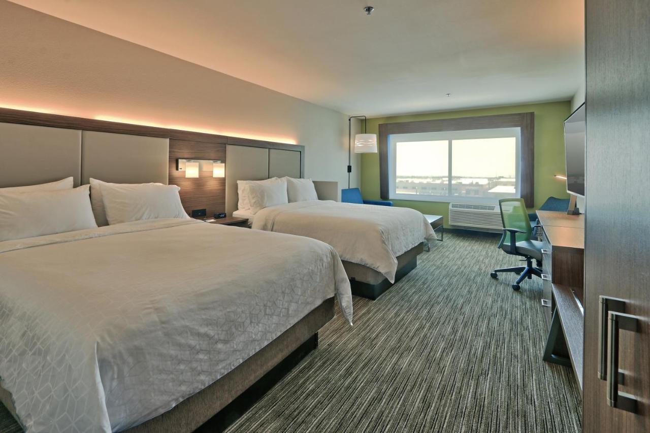 Holiday Inn Express & Suites - Albuquerque East By Ihg Exterior photo