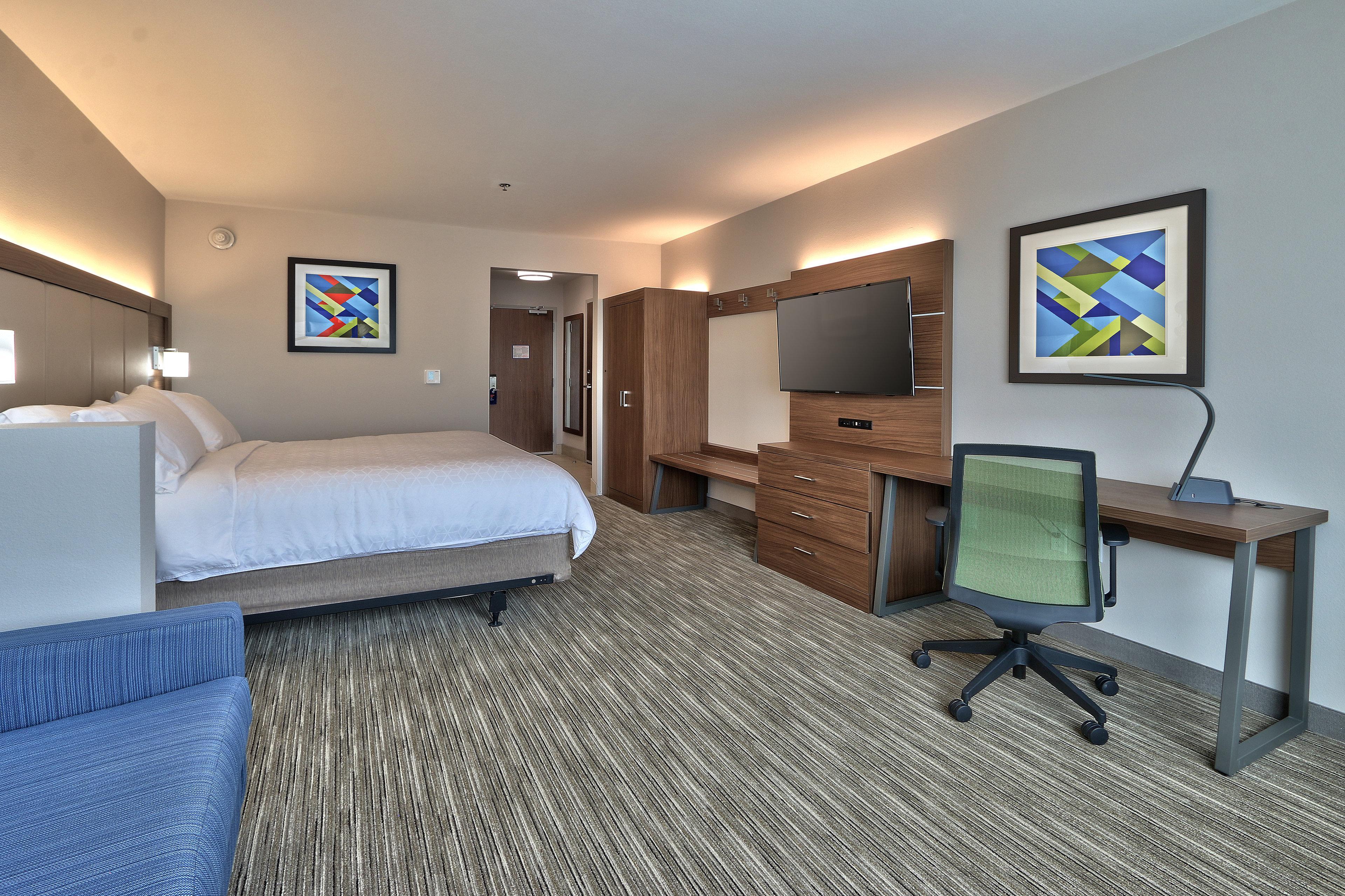 Holiday Inn Express & Suites - Albuquerque East By Ihg Exterior photo